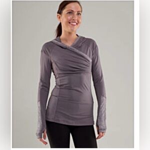 Lululemon run for your life long sleeve size 12. Smoke free / 1 dog home.